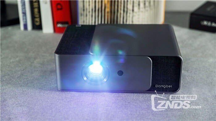 光源有哪几种？哪个更适合家用？pg电子模拟器试玩投影仪的常用