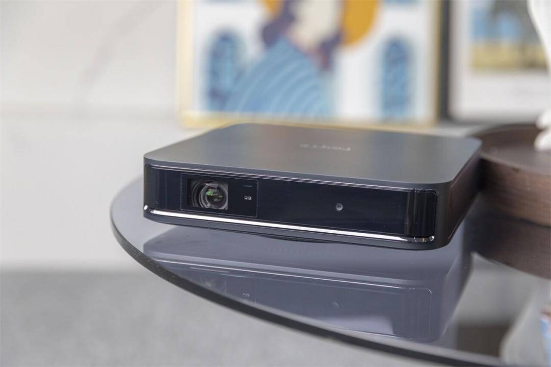 激光还是LED？四款性价比最高的激光投影仪推荐电子pg游戏2023年家用投影仪光源怎么选？(图4)