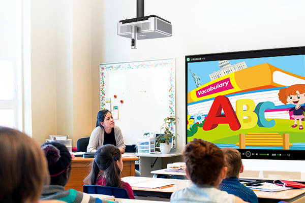 智能投影仪如何选择-慧投pg电子试玩学校专用教育